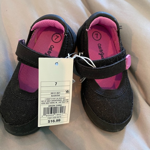 Toddler sneakers Cat & Jack size 7, NWT 3 pairs - Picture 3 of 4